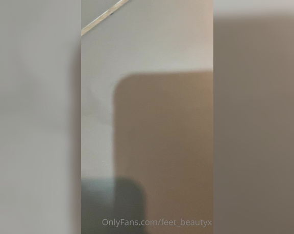 Feet_beautyx aka feet_beautyx - 07-14-2022 OnlyFans Video - Sweaty footprints all over the bathroom floor