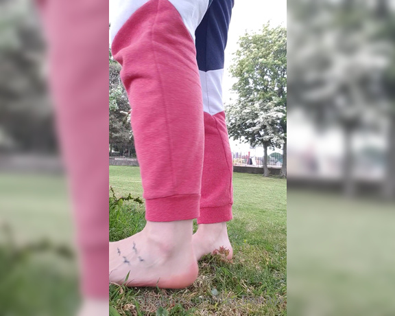 Feet_beautyx aka feet_beautyx - 05-10-2020 OnlyFans Video - Do you like dirty feet I was exploring the park today and caught a few people