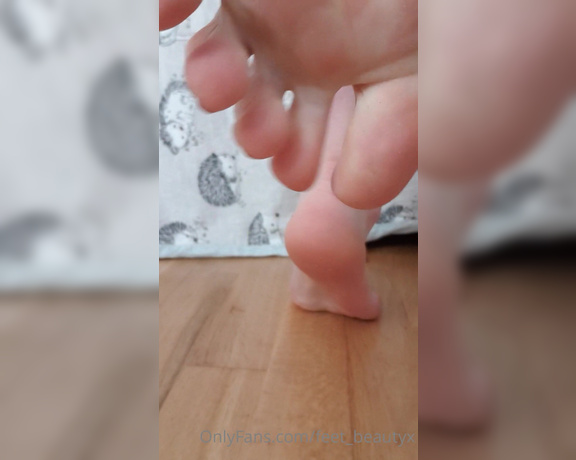 Feet_beautyx aka feet_beautyx - 05-06-2020 OnlyFans Video - My feet, in all their beauty  All angles and arches are explored in this video,