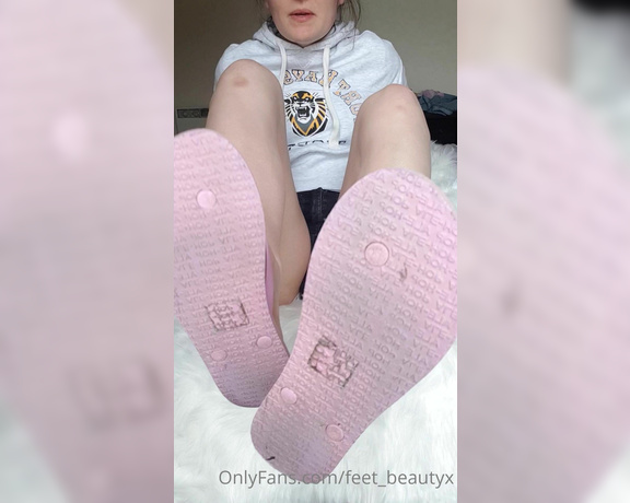 Feet_beautyx aka feet_beautyx - 06-09-2020 OnlyFans Video - Im a dirty minded girl , but for real, would you like that