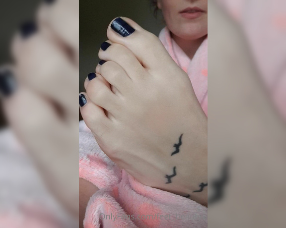 Feet_beautyx aka feet_beautyx - 06-11-2020 OnlyFans Video - Come put your tongue between my toes baby