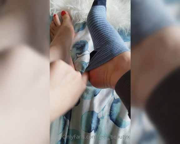 Feet_beautyx aka feet_beautyx - 06-22-2020 OnlyFans Video - Spat all over my toes  Naughty me