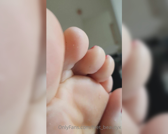 Feet_beautyx aka feet_beautyx - 06-21-2020 OnlyFans Video - So close up, you can see every detail  Now you know what in between my