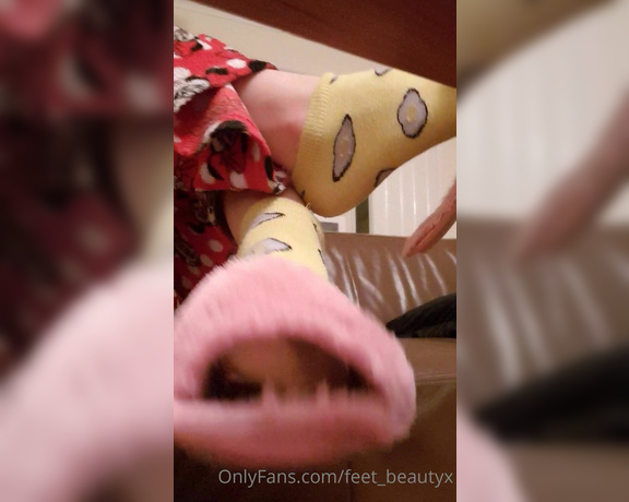 Feet_beautyx aka feet_beautyx - 08-06-2020 OnlyFans Video - Had to dangle those fluffy flops to wish you good night  also, hope you take