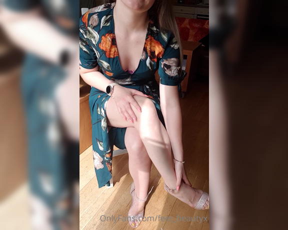 Feet_beautyx aka feet_beautyx - 08-15-2020 OnlyFans Video - Dangling my way to your mouth babe lots of loooove