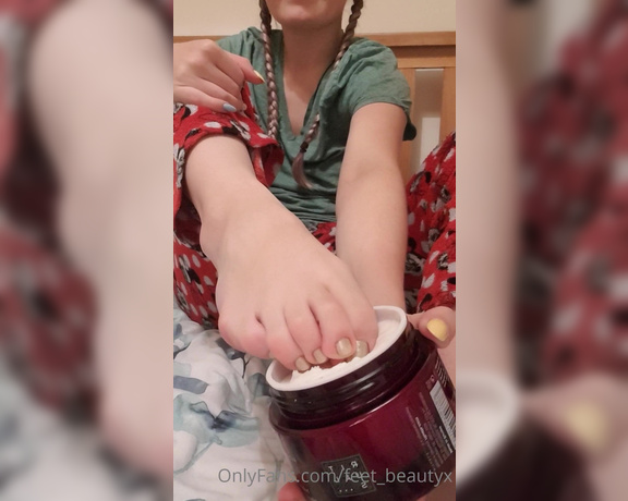 Feet_beautyx aka feet_beautyx - 09-14-2020 OnlyFans Video - Dipping my feet into that creamy moisturiser