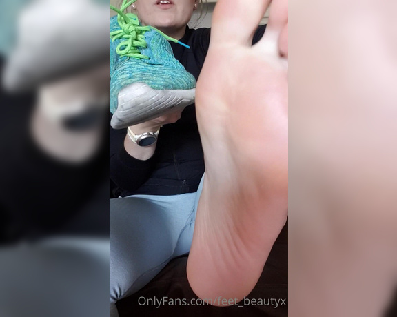 Feet_beautyx aka feet_beautyx - 09-17-2020 OnlyFans Video - I bet youre in love with the way I treat you