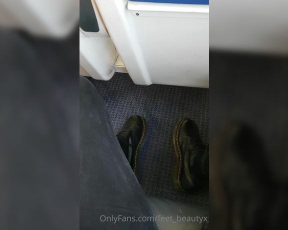 Feet_beautyx aka feet_beautyx - 09-20-2020 OnlyFans Video - Imagine you take the bus with me and I tell you to sit at my feet