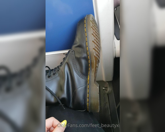 Feet_beautyx aka feet_beautyx - 09-20-2020 OnlyFans Video - Imagine you take the bus with me and I tell you to sit at my feet