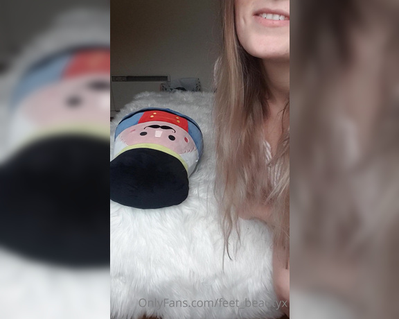 Feet_beautyx aka feet_beautyx - 10-05-2020 OnlyFans Video - A demonstration of how to be a good foot stool