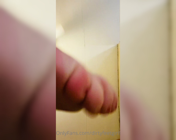 FindomFeetgirl aka dirtyfeetgirl92 - 08-25-2021 OnlyFans Video - This one you wont want to miss One minute giantess humiliation