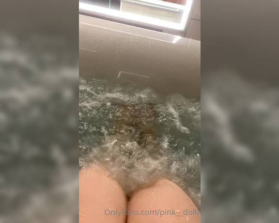 Pink Dolll aka pink__dolll - 01-05-2022 OnlyFans Video - I got the Nicest Feet Do you agree