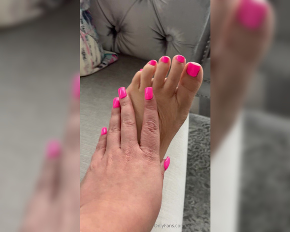 Pink Dolll aka pink__dolll - 03-19-2024 OnlyFans Video - Bright Pink manipedi Tip me if you wanna fund my new vacation nails