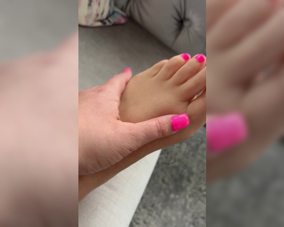 Pink Dolll aka pink__dolll - 03-19-2024 OnlyFans Video - Bright Pink manipedi Tip me if you wanna fund my new vacation nails