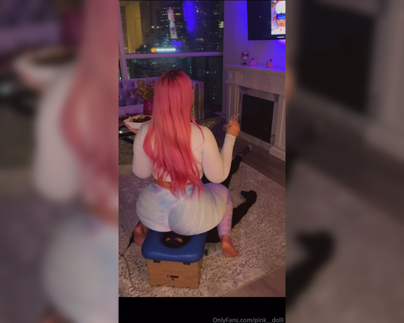 Pink Dolll aka pink__dolll - 06-12-2024 OnlyFans Video - Human Furniture We got him trapped in the smother box for hoursss Ended up mummifying him