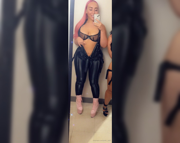 Pink Dolll aka pink__dolll - 09-09-2024 OnlyFans Video - Heavy weight We didnt came here to playyyyy dominicanaxox