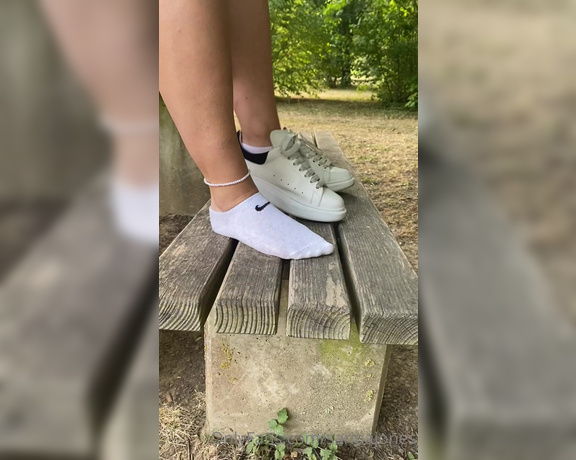 Sarina Jones aka sarinajones - 11-01-2022 OnlyFans Video - Stell dir vor Du bist im Wald spazieren und plötzlich siehst du mich auf einer Bank