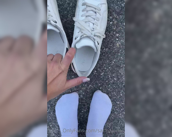 Sarina Jones aka sarinajones - 03-06-2023 OnlyFans Video - Lets see how dirty these socks can get