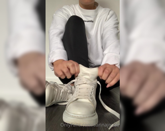 Sarina Jones aka sarinajones - 11-20-2024 OnlyFans Video - Watch me taking off my Alexander McQueen sneakers