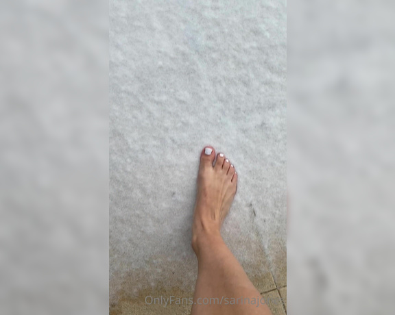 Sarina Jones aka sarinajones - 12-28-2022 OnlyFans Video - POV I walk barefoot in the snow