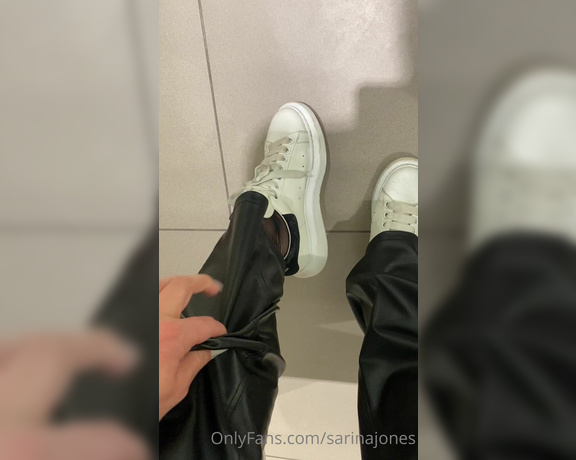 Sarina Jones aka sarinajones - 06-20-2023 OnlyFans Video - I hope I dont get caught in the fitting room taking off my shoes to show