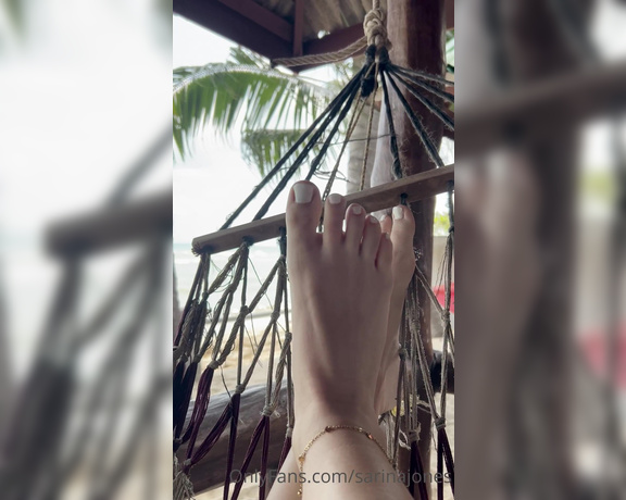 Sarina Jones aka sarinajones - 04-14-2023 OnlyFans Video - Im laying in my hammock right in front of my apartment