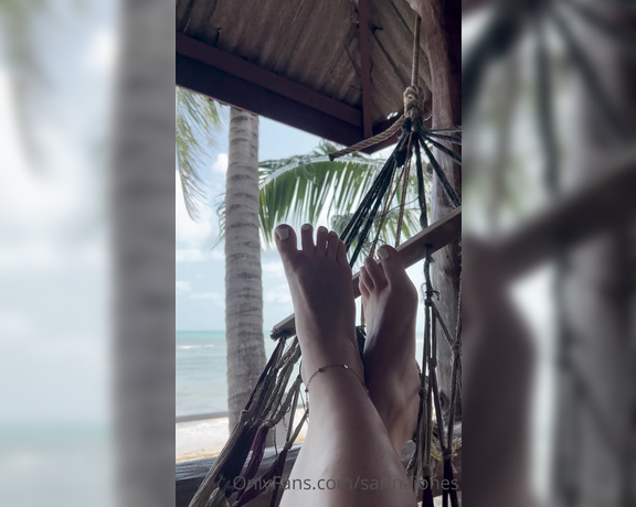 Sarina Jones aka sarinajones - 04-14-2023 OnlyFans Video - Im laying in my hammock right in front of my apartment