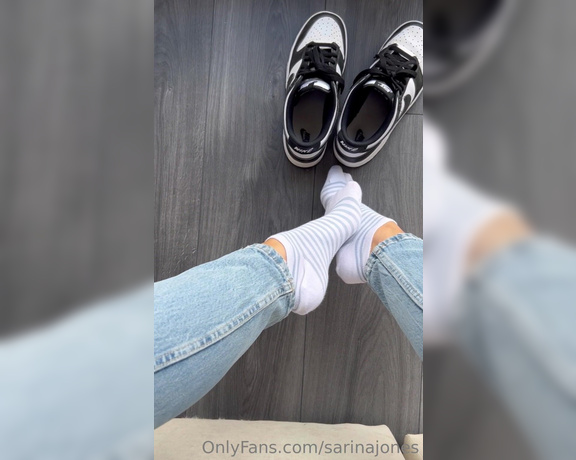 Sarina Jones aka sarinajones - 03-26-2024 OnlyFans Video - Im wearing some blue jeans and some blue striped socks Ill take off my Nike Dunk