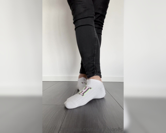 Sarina Jones aka sarinajones - 08-08-2023 OnlyFans Video - I hope you like some colorful and mismatched socks