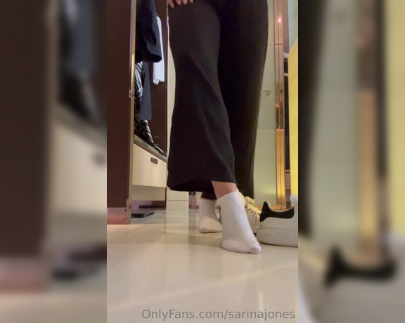 Sarina Jones aka sarinajones - 04-28-2023 OnlyFans Video - Watch me, showing you my beautiful arches from different angle And also enjoy some white socks