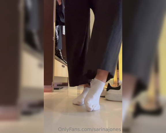 Sarina Jones aka sarinajones - 04-28-2023 OnlyFans Video - Watch me, showing you my beautiful arches from different angle And also enjoy some white socks