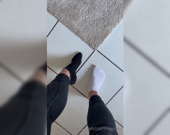 Sarina Jones aka sarinajones - 05-22-2023 OnlyFans Video - Just wearing some mismatched black and white socks