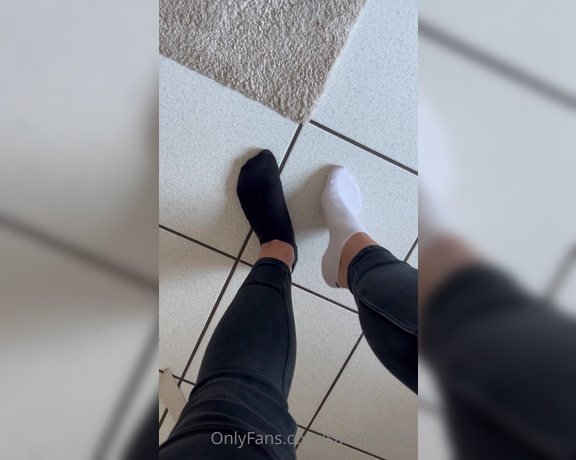 Sarina Jones aka sarinajones - 05-22-2023 OnlyFans Video - Just wearing some mismatched black and white socks