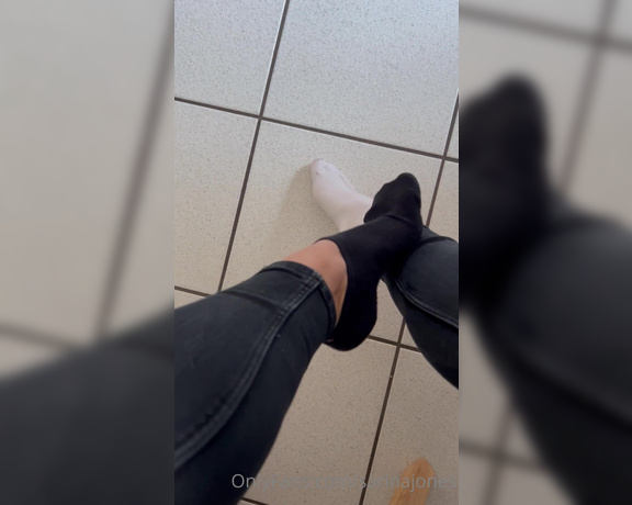 Sarina Jones aka sarinajones - 05-22-2023 OnlyFans Video - Just wearing some mismatched black and white socks