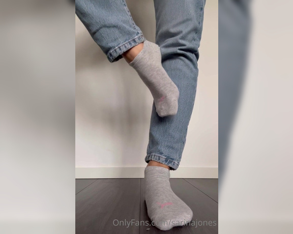 Sarina Jones aka sarinajones - 09-28-2023 OnlyFans Video - Some grey puma socks with pink logo are waiting for you Enjoy some arches Do you