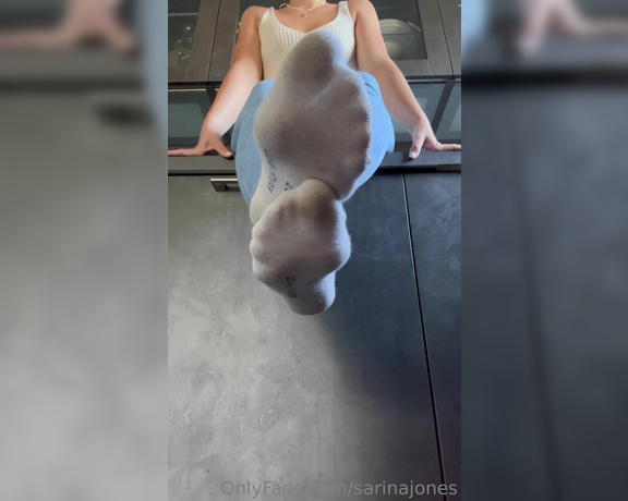 Sarina Jones aka sarinajones - 11-12-2023 OnlyFans Video - POV Im sitting on top of my kitchen counter and wearing todays socks