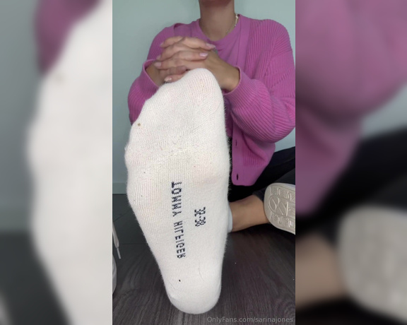 Sarina Jones aka sarinajones - 12-21-2023 OnlyFans Video - Off with them shoes and off with them socks