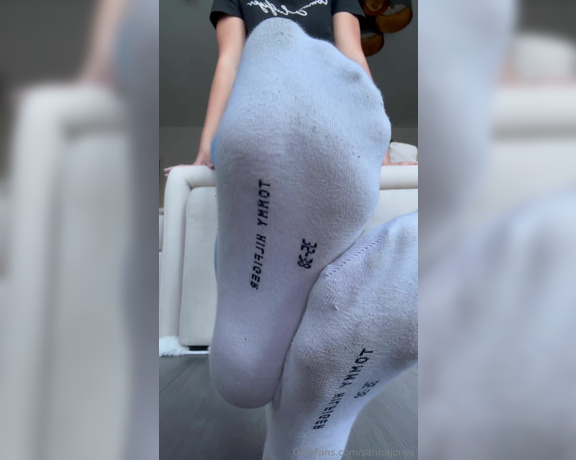 Sarina Jones aka sarinajones - 12-23-2023 OnlyFans Video - This 5min dirty socks video is a pre christmas gift for you Im showing my dirty