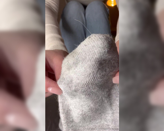 Sarina Jones aka sarinajones - 02-20-2024 OnlyFans Video - Im taking off my gym sneaker to present you my grey socks