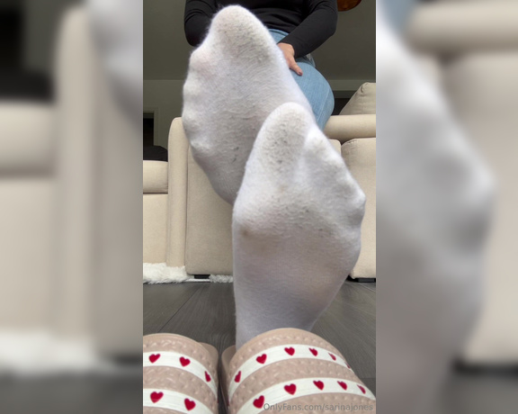 Sarina Jones aka sarinajones - 07-14-2024 OnlyFans Video - Im taking off my slippers to present you my white dirty socks