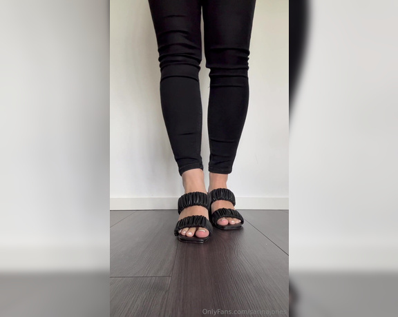 Sarina Jones aka sarinajones - 06-24-2024 OnlyFans Video - How would be your reaction when Im coming home from work in these high heels