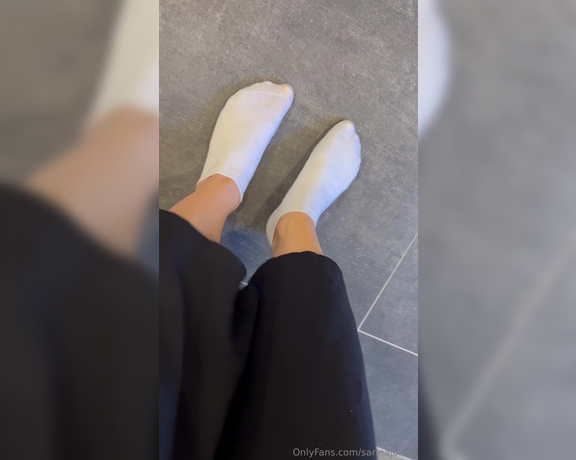 Sarina Jones aka sarinajones - 08-16-2024 OnlyFans Video - These socks are 3 days worn