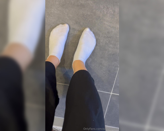 Sarina Jones aka sarinajones - 08-16-2024 OnlyFans Video - These socks are 3 days worn