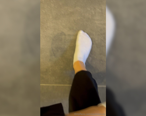 Sarina Jones aka sarinajones - 08-16-2024 OnlyFans Video - These socks are 3 days worn