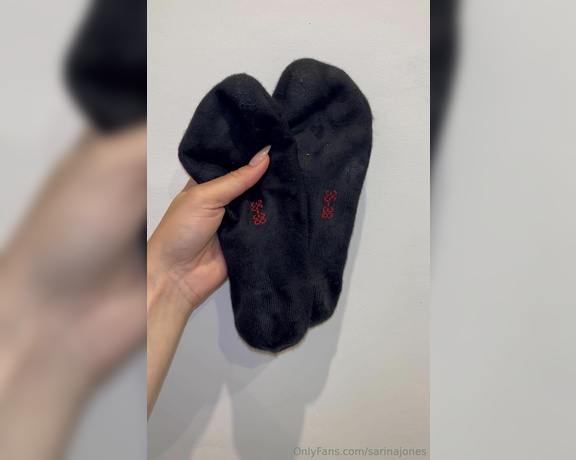 Sarina Jones aka sarinajones - 08-30-2024 OnlyFans Video - Ive worn these black socks for 2 days