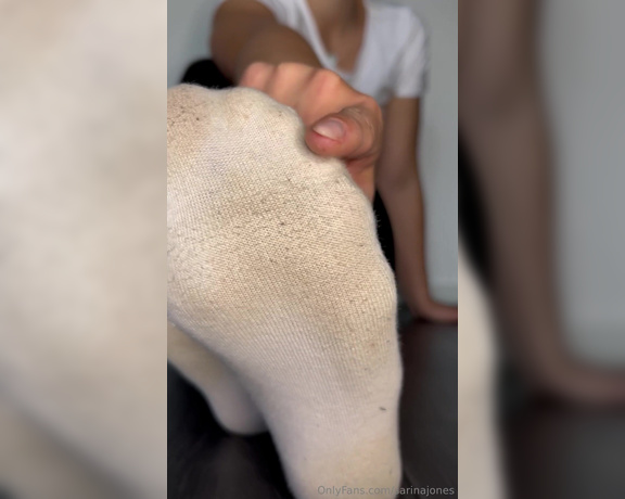 Sarina Jones aka sarinajones - 11-14-2024 OnlyFans Video - What do you prefer or dirty socks