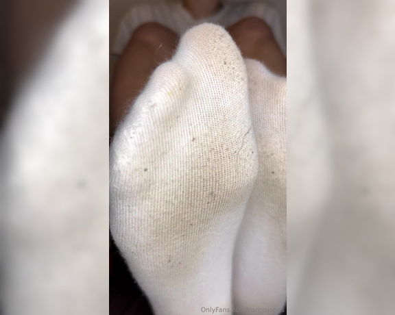 Sarina Jones aka sarinajones - 11-24-2024 OnlyFans Video - Im taking off my Nike AirForce 1 to present you my dirty socks and push then