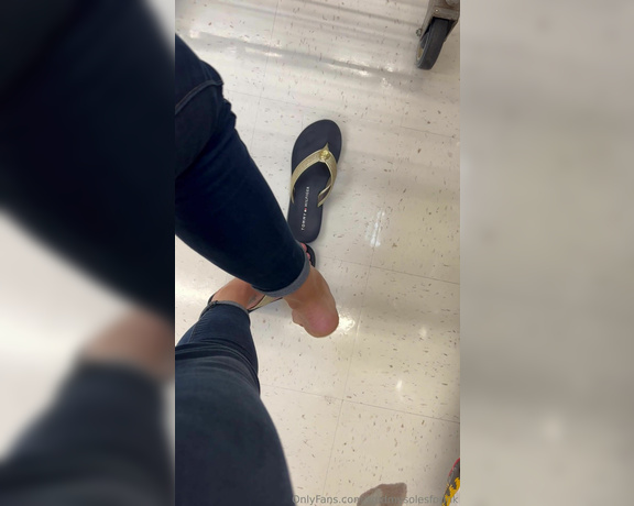 SoldmySolesforInk aka soldmysolesforink - 08-28-2023 OnlyFans Video - Little grocery store tease never hurt anyone  lunch break in my car