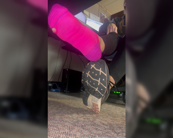 SoldmySolesforInk aka soldmysolesforink - 10-20-2023 OnlyFans Video - Mid day check for my favorite foot freaks  Im not feeling the best and that