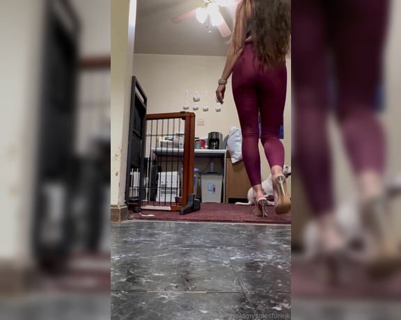 SoldmySolesforInk aka soldmysolesforink - 12-02-2023 OnlyFans Video - A smidge late cause this Friday was full of errands_0xjj